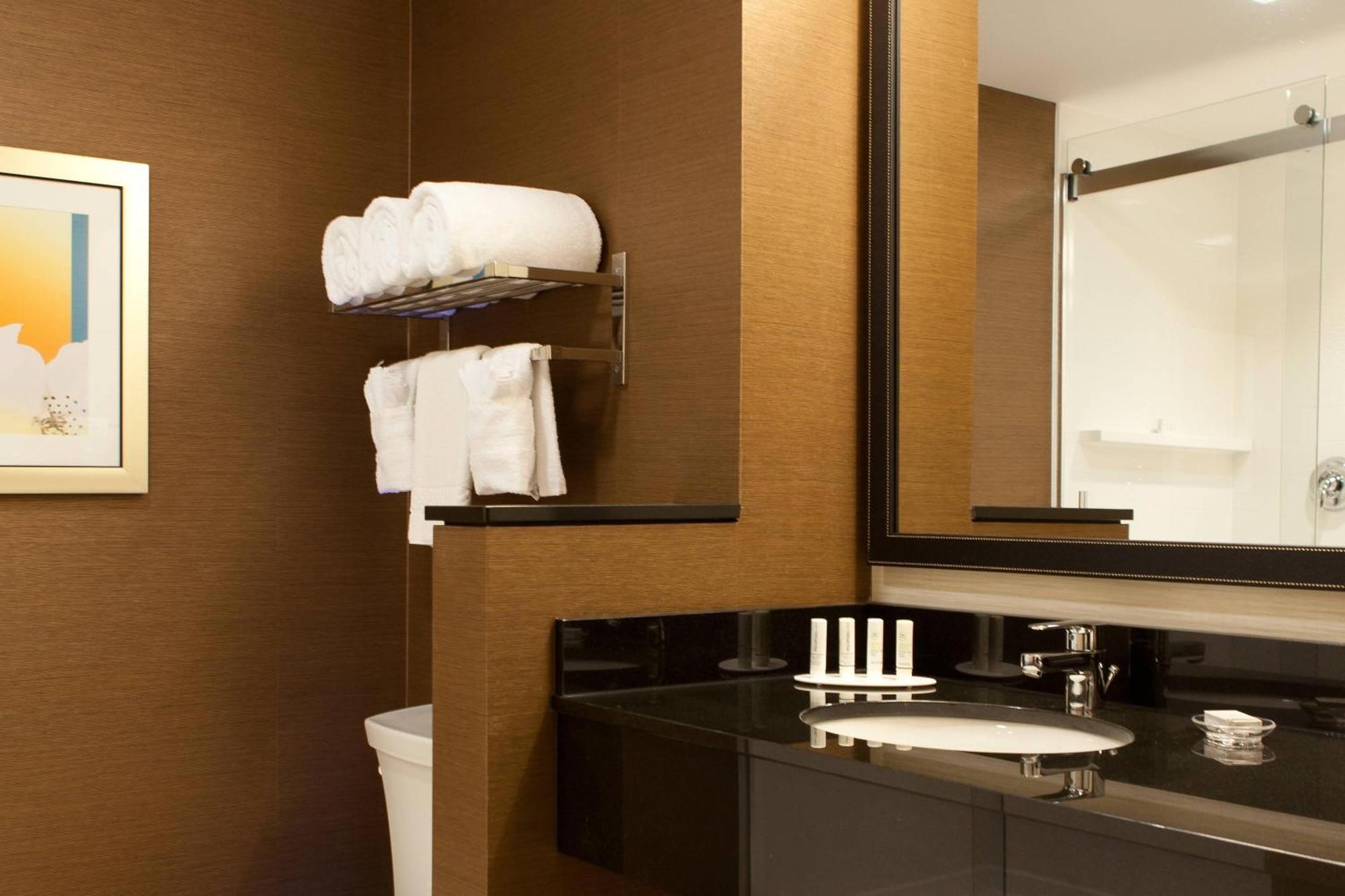 Fairfield Inn & Suites By Marriott Lethbridge Esterno foto