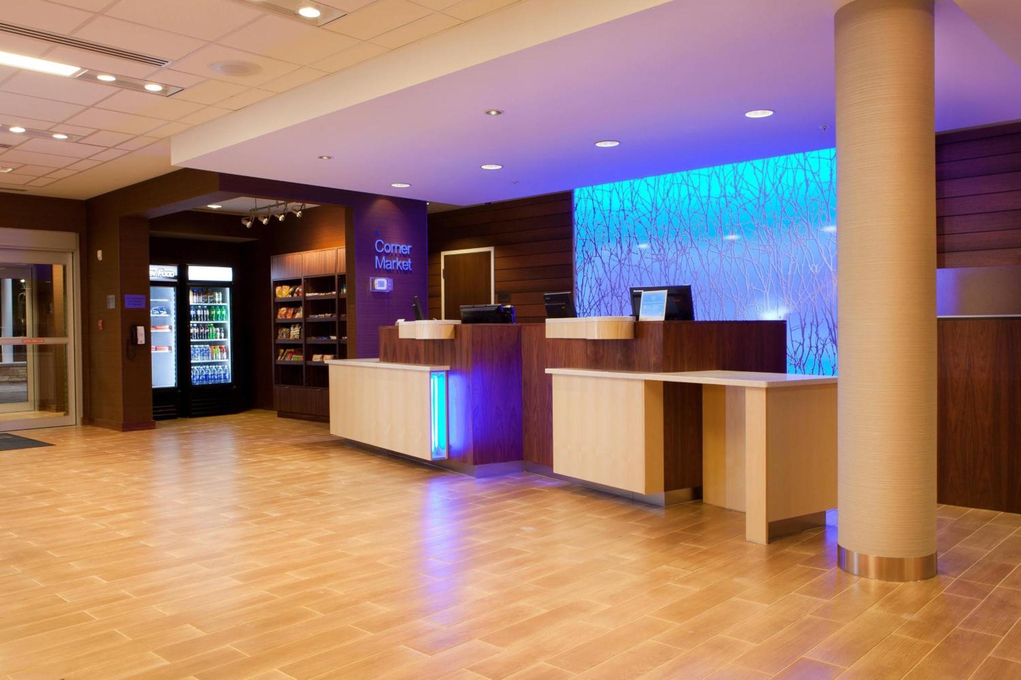 Fairfield Inn & Suites By Marriott Lethbridge Esterno foto
